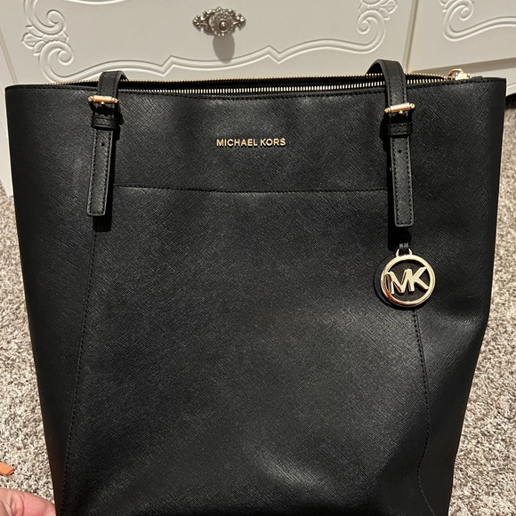 Michael Kors Black Tote Bag - Picture 1 of 8